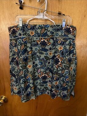 Floral Print Women’s Skort in Sage Green and Navy